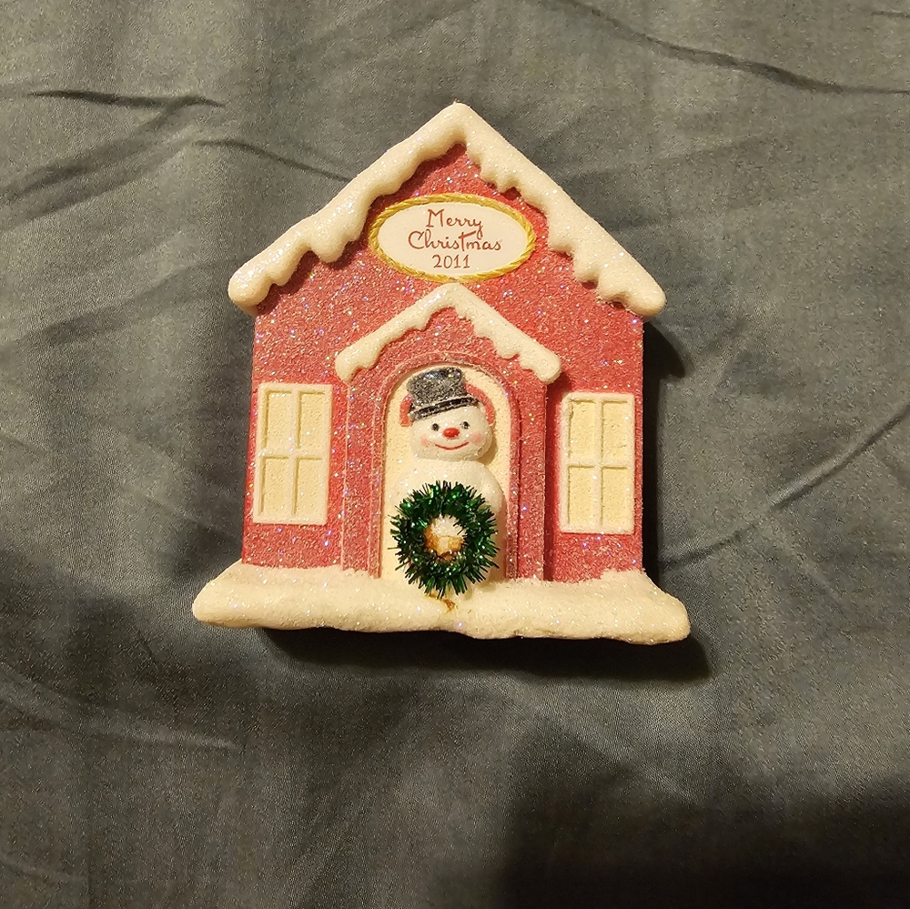 EUC Hallmark Keepsake Ornament "Welcome Christmas" Special Edition 2011